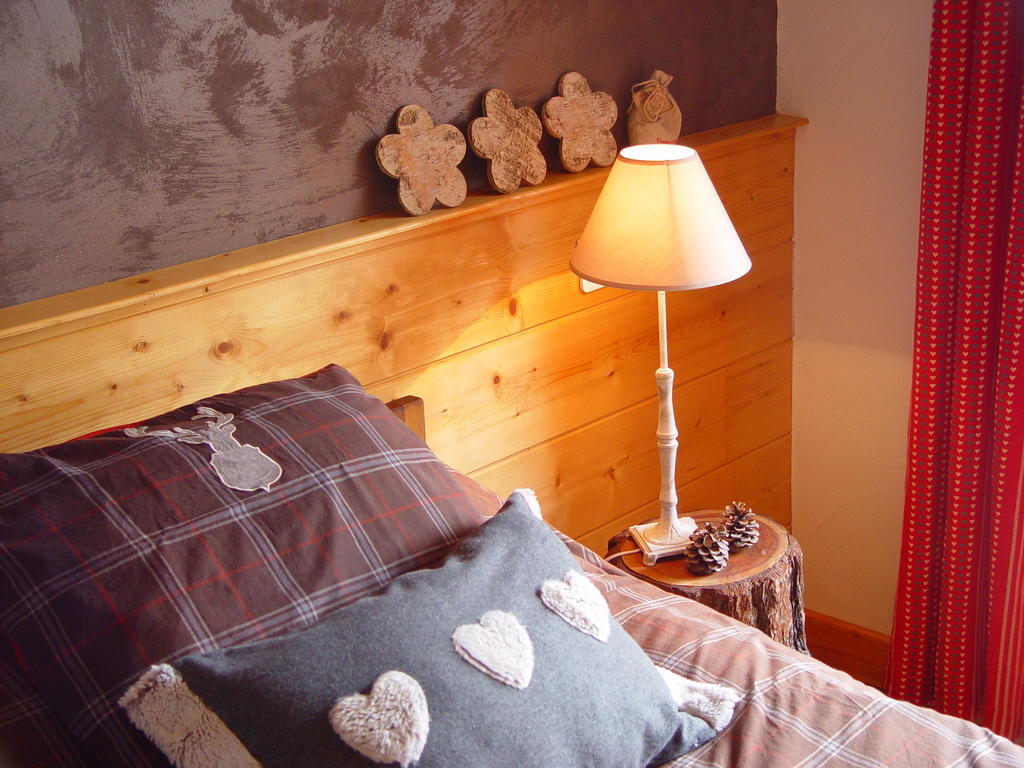 Chez Mamie Anna Otel Bessans Oda fotoğraf